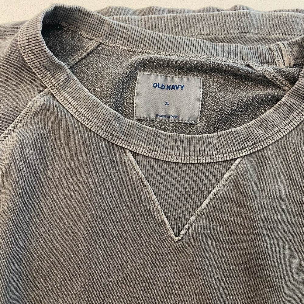 Old navy gray short sleeve shirt - Picture 3 of 3